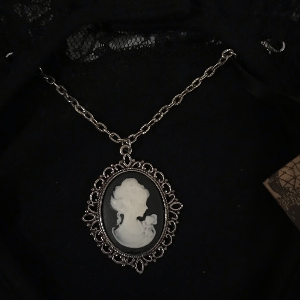 GOTHIC TOP - Picture 1 of 6
